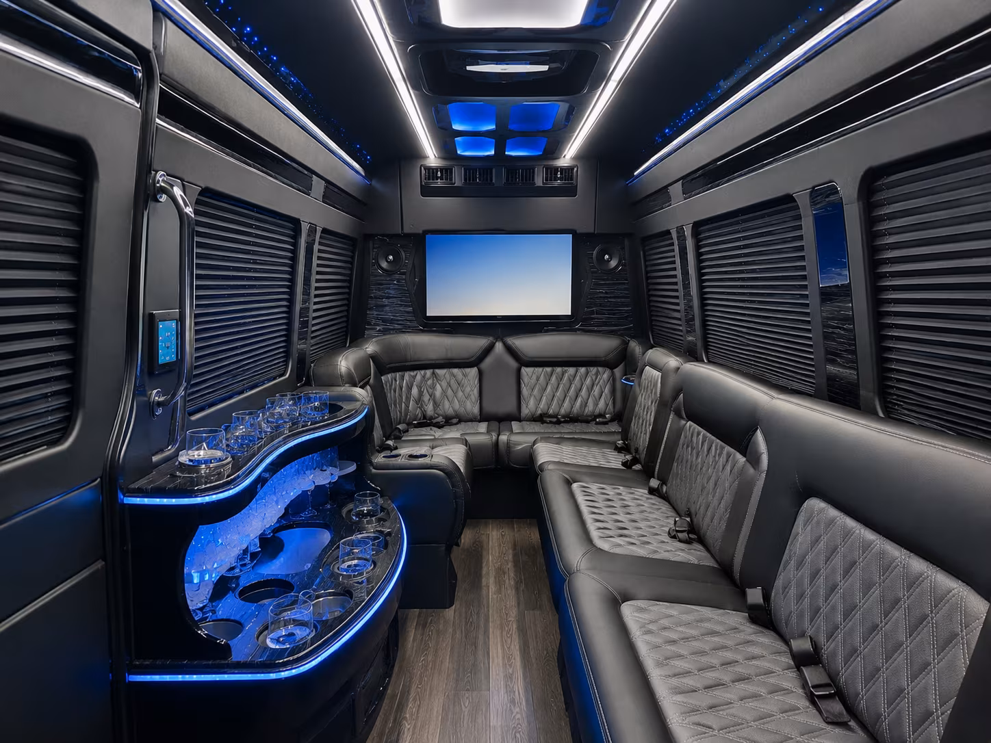 airport transfer buses for ventura business travelers