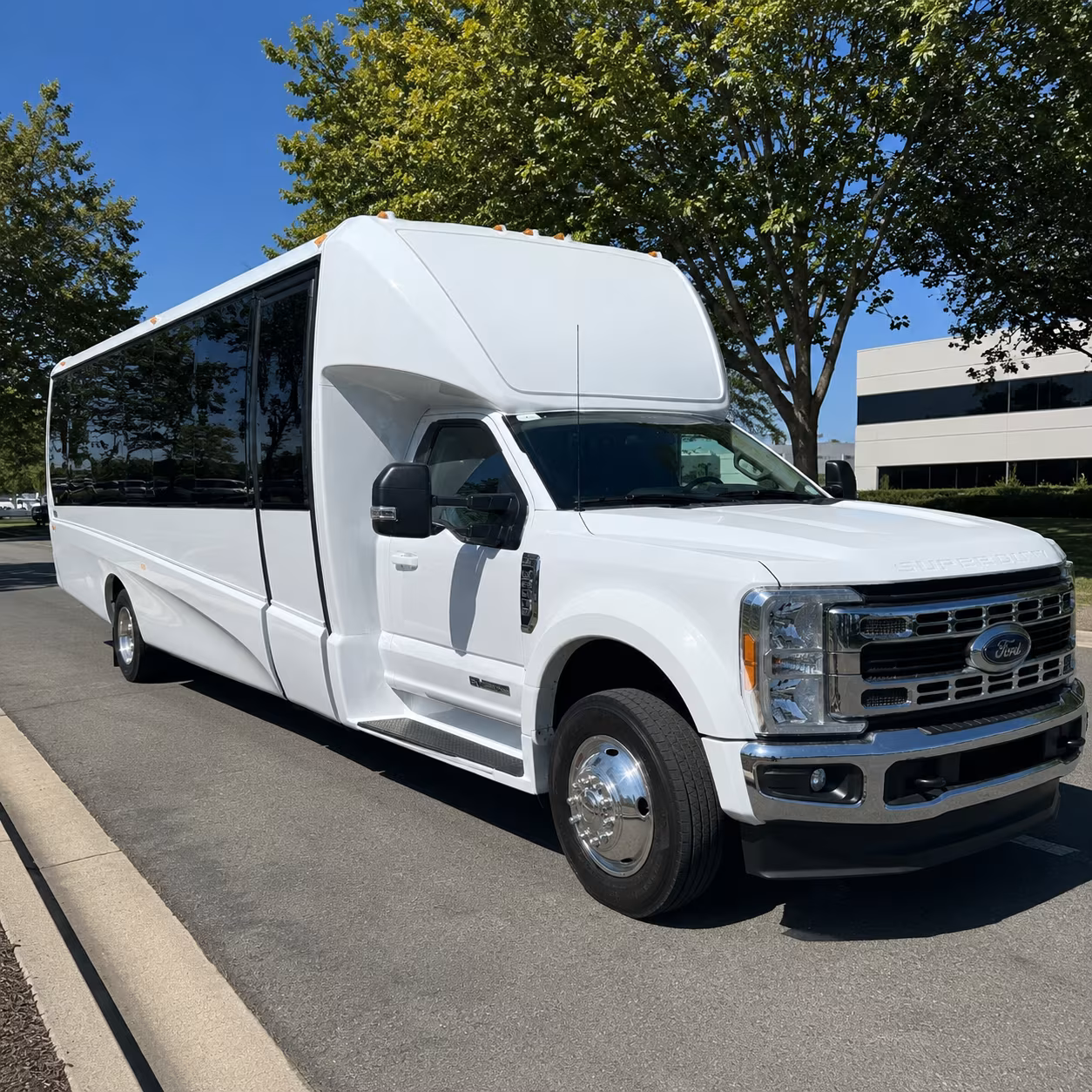 bus rentals for corporate retreats along the 101 corridor