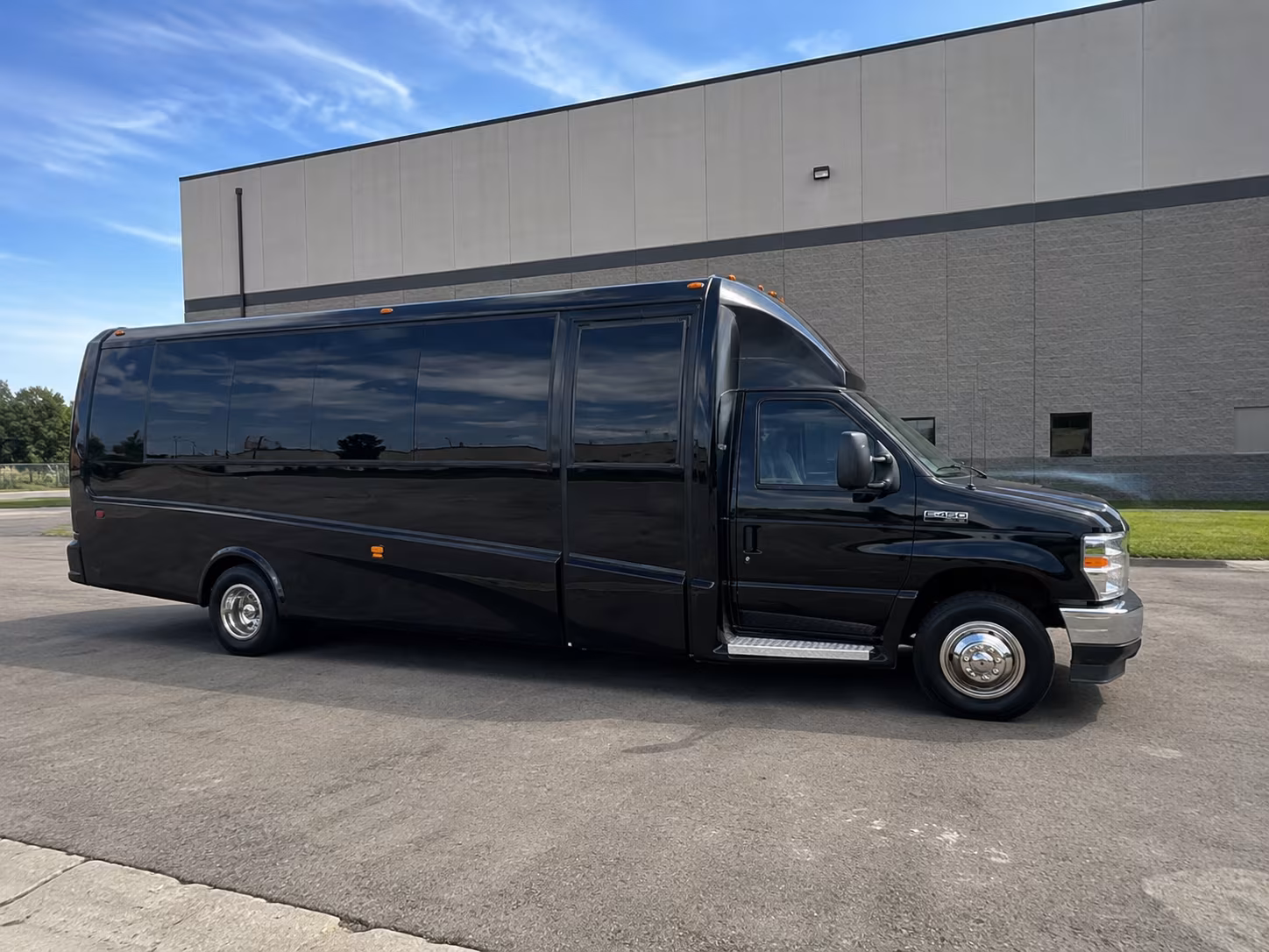 charter buses to concerts at the ventura county fairgrounds