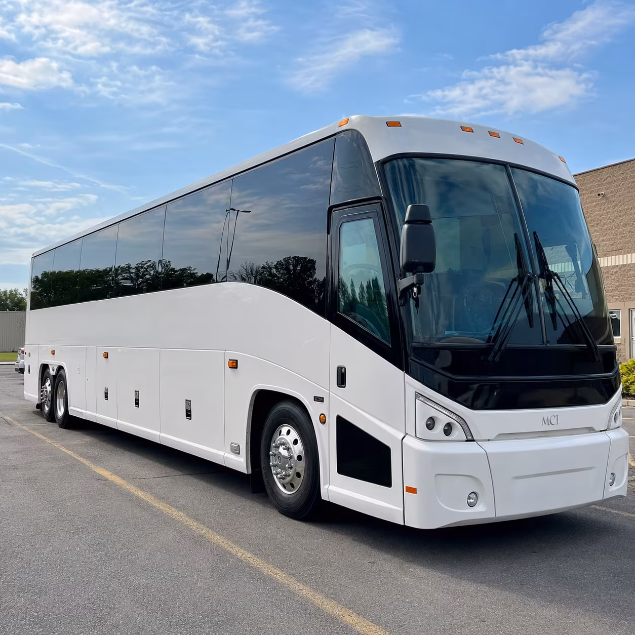 corporate group airport shuttle buses in ventura california