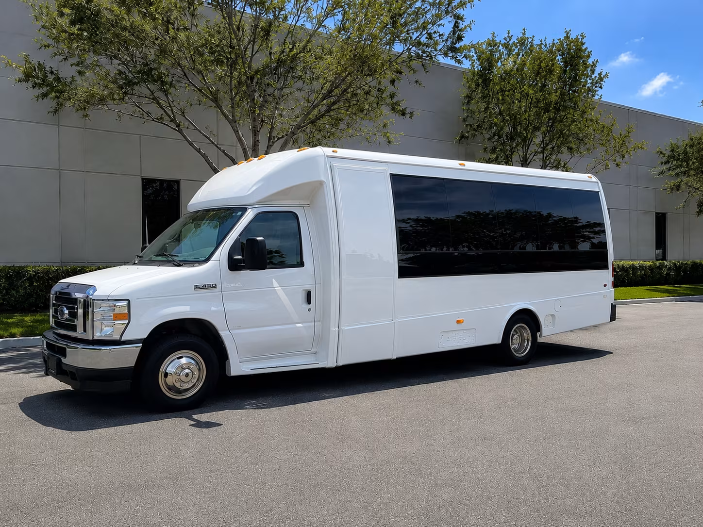 employee shuttle buses for ventura county commuters